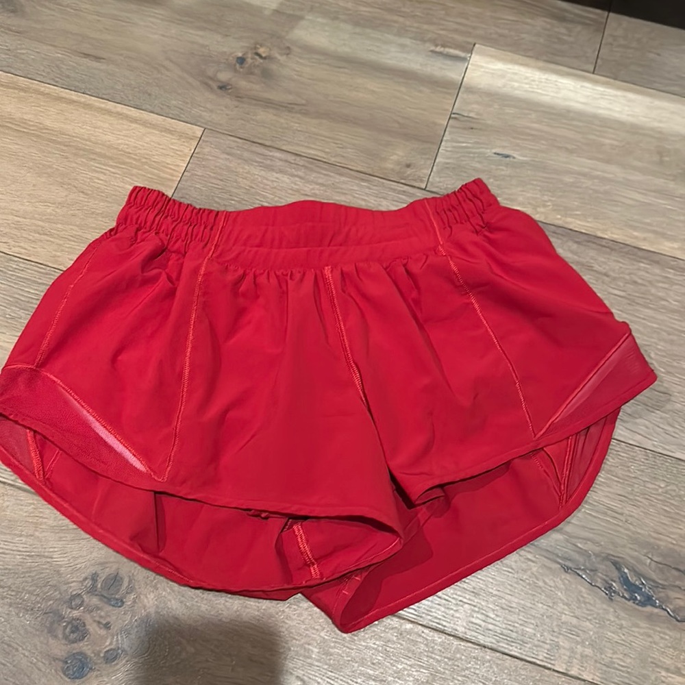 Lulu shorts red